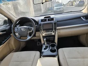Toyota Camry 2012 Off white