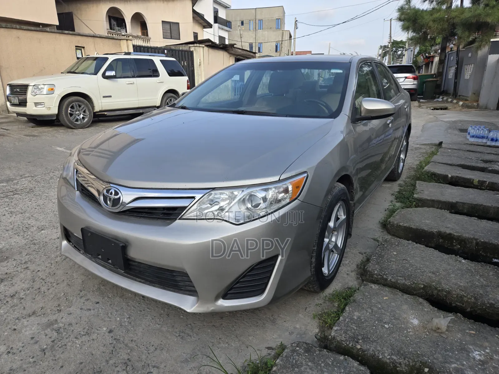 Toyota Camry 2012 Off white