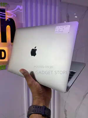 Laptop Apple MacBook Pro 2020 16GB Intel Core i7 SSD 512GB