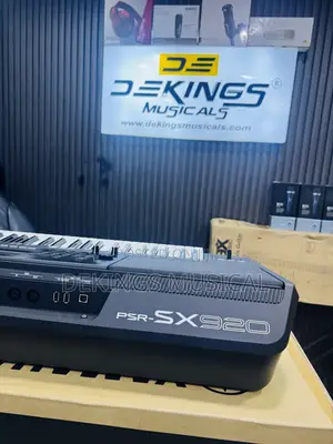 Yamaha PSR-SX920 Digital Arranger Keyboard Synthesizer
