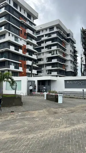 3bdrm Apartment in Richmond Pearl, Lekki Phase 1 for sale