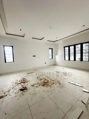 3bdrm Block of Flats in Wuye for rent