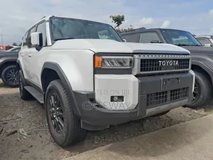 Toyota Land Cruiser Prado 2024 White