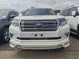 Toyota Land Cruiser Prado 2022 White