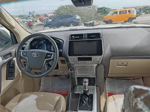 Toyota Land Cruiser Prado 2022 White