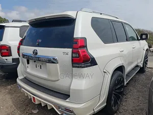 Toyota Land Cruiser Prado 2022 White