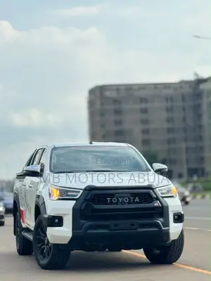 Toyota Hilux 2019 White