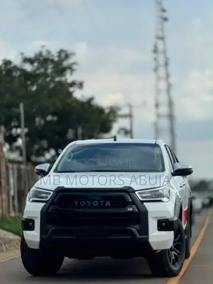 Toyota Hilux 2019 White