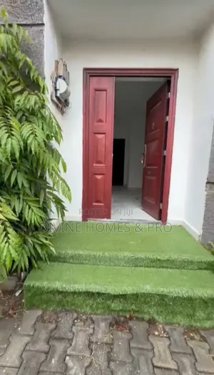 4bdrm Duplex in Brains And Hammer, Life Camp for rent