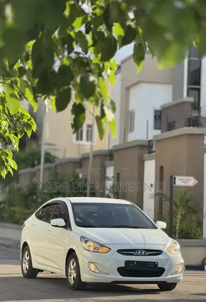 Hyundai Accent GLS 4dr Sedan (1.6L 4cyl 6A) 2014 White