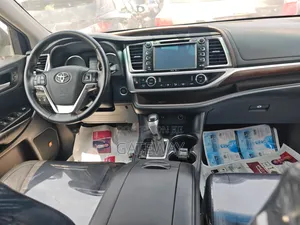 Toyota Highlander 2016 Silver