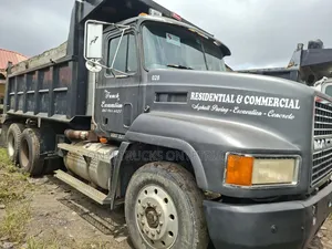 Foreign Used CH Mack Ten Tyres Dump Truck Superb Injector Engine