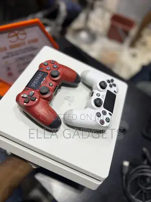 Clean Uk  Used Ps4 Slim With Games and 2 Pads