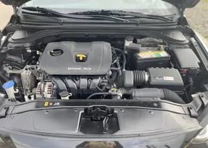 Hyundai Elantra SE Sedan FWD (2.0L 4cyl 6M) 2017 Black