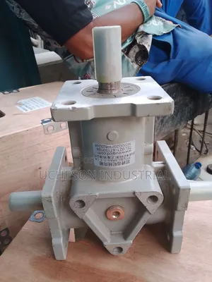 Right Angle Power Transfer Gearbox