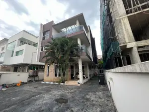 5bdrm House in Banana Island for rent