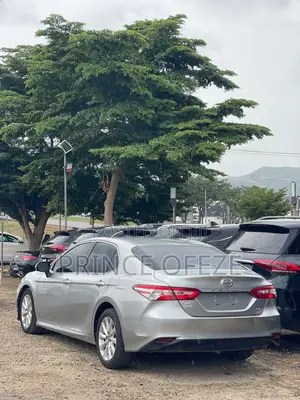 Toyota Camry 2019 Silver