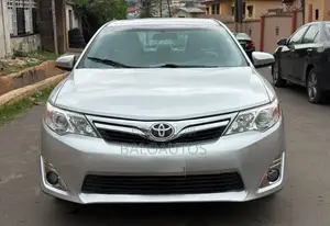Toyota Camry XLE 4dr Sedan (2.5L 4cyl 6A) 2012 Silver