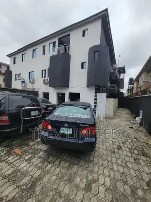 3bdrm Apartment in Lekki Phase 1 for rent