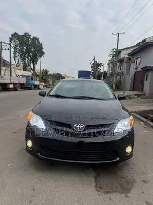 Toyota Corolla LE 4dr Sedan (1.8L 4cyl 4A) 2013 Black