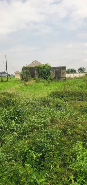 3bdrm Apartment in Gra, Magodo Isheri for sale