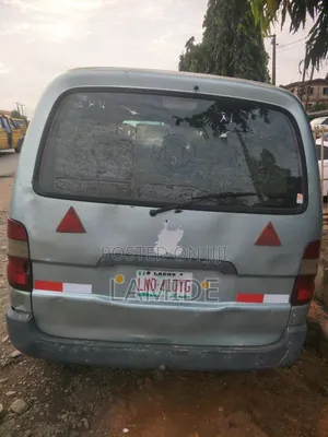 Toyota HiAce 2002 Grey