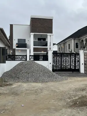 Furnished 4bdrm Duplex in Williams Estate, Akowonjo for sale