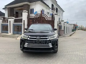 Toyota Highlander LE 4dr SUV (2.7L 4cyl 6A) 2015 Black