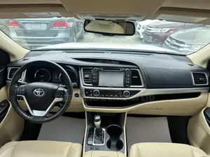Toyota Highlander XLE 4dr SUV AWD (3.5L 6cyl 6A) 2015 White