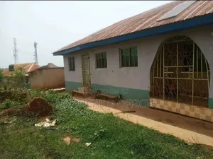 6bdrm House in 3 In 1 Building, Ife for sale