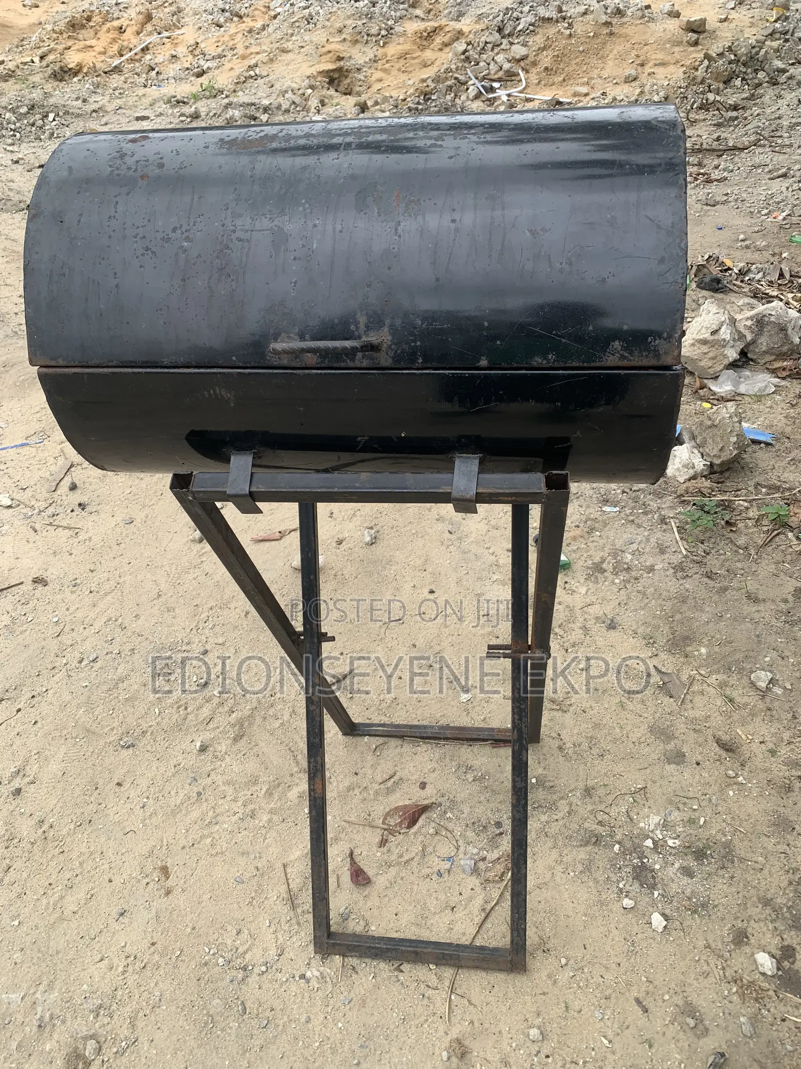 Barbecue Grill Stand