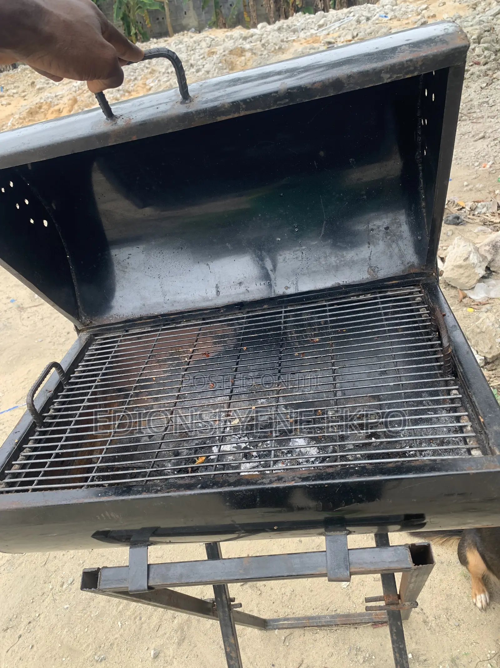 Barbecue Grill Stand