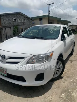 Toyota Corolla 2011 White
