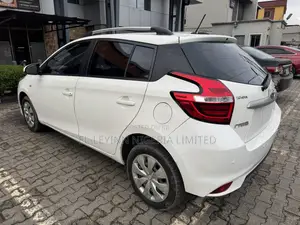 Toyota Yaris L Hatchback 5dr 2017 White
