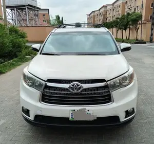 Toyota Highlander XLE V6 4x2 (3.5L 6cyl 6A) 2016 White
