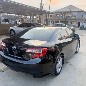 Toyota Camry SE 4dr Sedan (2.5L 4cyl 6A) 2013 Black