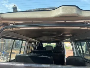 Toyota HiAce 2005 Grey