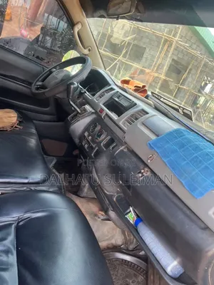 Toyota HiAce 2005 Grey