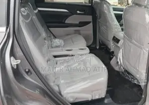 Toyota Highlander XLE 4x4 V6 (3.5L 6cyl 8A) 2018 Gray