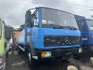 Mercedes Benz 8 Bolts