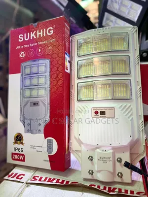 SUKHIG 200w Solar Street Light 9eyes