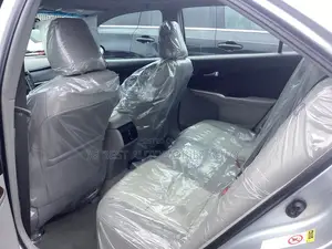 Toyota Camry XLE 4dr Sedan (2.5L 4cyl 6A) 2014 Silver