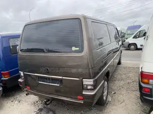 Volkswagen Transporter 2004 Brown