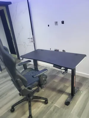 Luxury Modern Gaming Table and Chair
