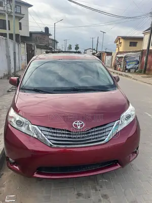 Toyota Sienna XLE 7 Passenger 2012 Red
