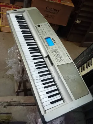 Yamaha Tokunbo Keyboard DGX 300 Keyboard Professional