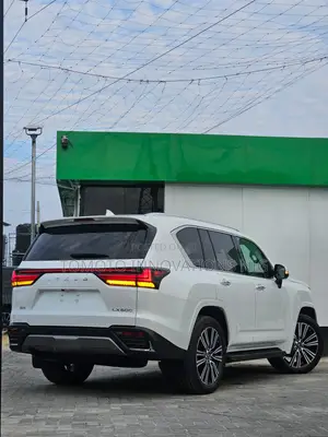 Lexus LX 600 2024 White