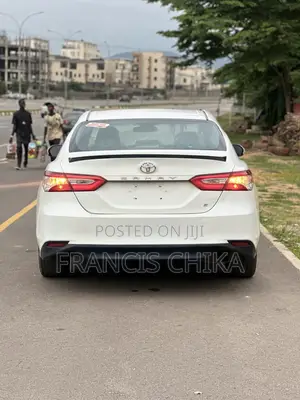Toyota Camry 2018 White