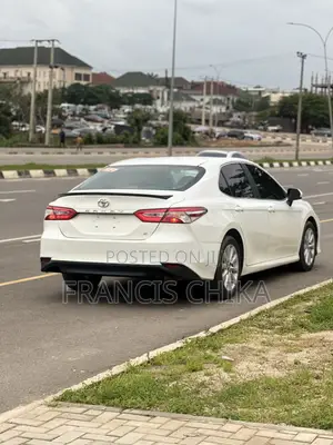 Toyota Camry 2018 White