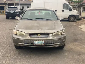 Toyota Camry 2000 Gray